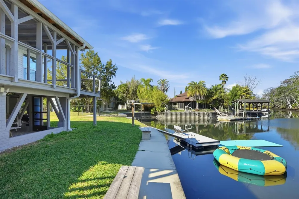 7266 TROPICAL DRIVE Weeki Wachee, FL 34607