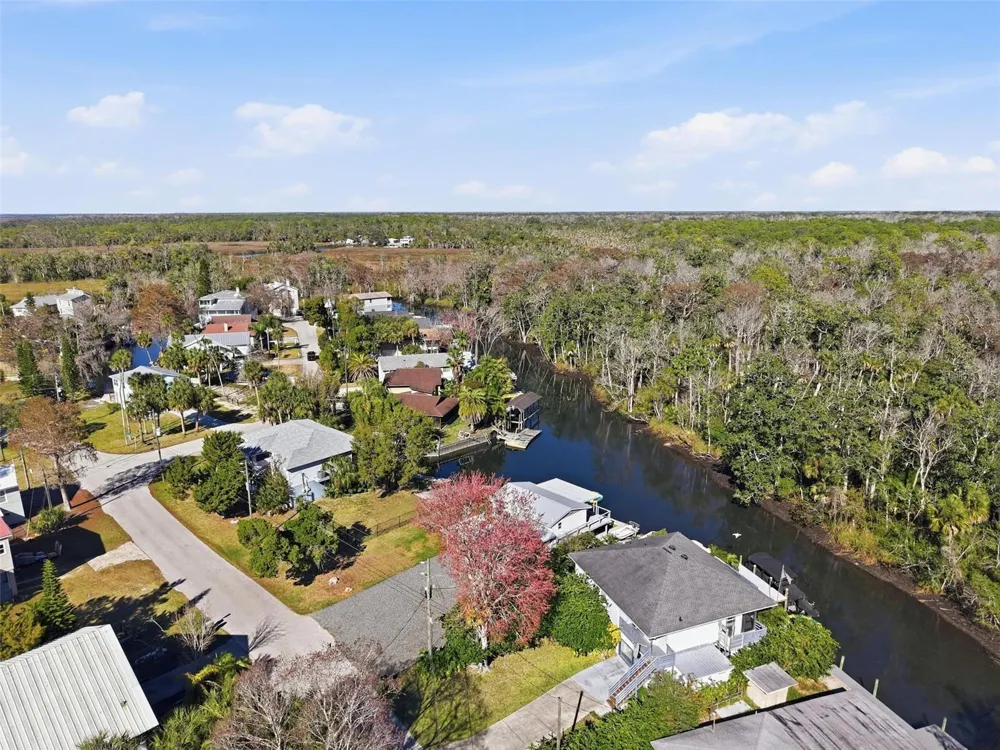 7266 TROPICAL DRIVE Weeki Wachee, FL 34607