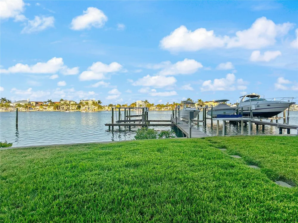 2505 BAY BOULEVARD #1 Indian Rocks Beach, FL 33785