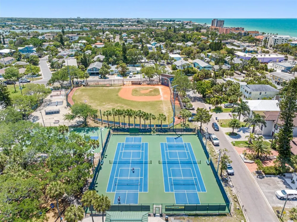 2505 BAY BOULEVARD #1 Indian Rocks Beach, FL 33785