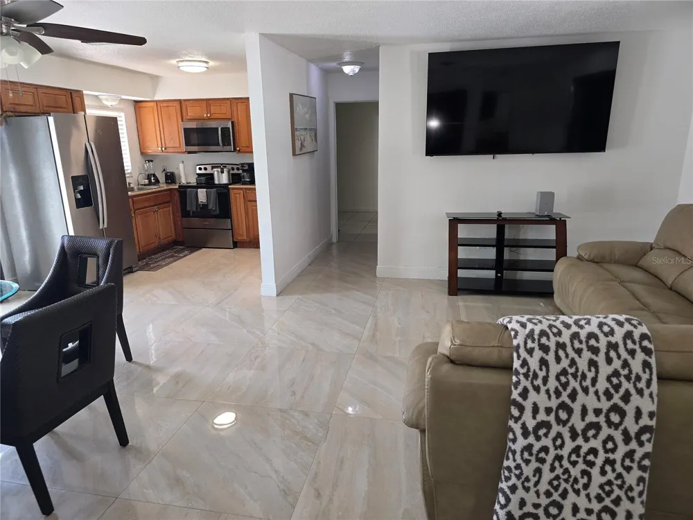 537 MELODY CIRCLE Sarasota, FL 34237