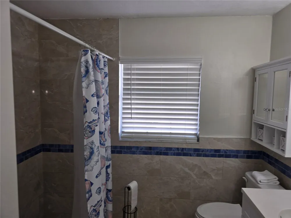 537 MELODY CIRCLE Sarasota, FL 34237