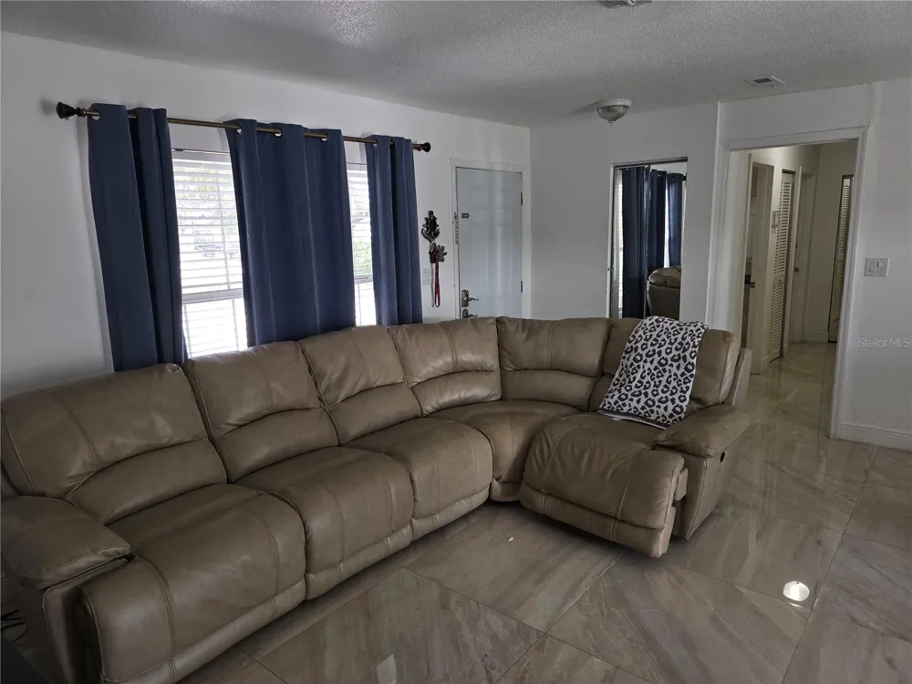 537 MELODY CIRCLE Sarasota, FL 34237