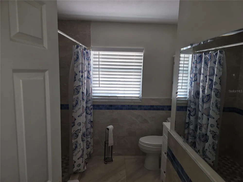 537 MELODY CIRCLE Sarasota, FL 34237
