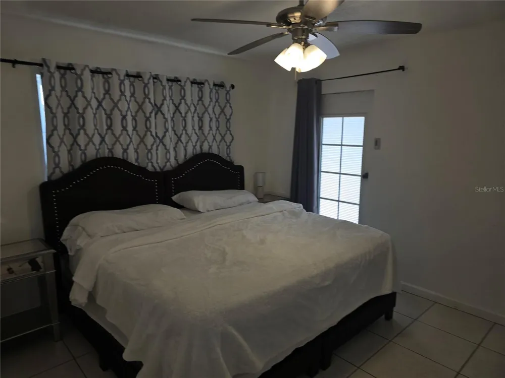 537 MELODY CIRCLE Sarasota, FL 34237