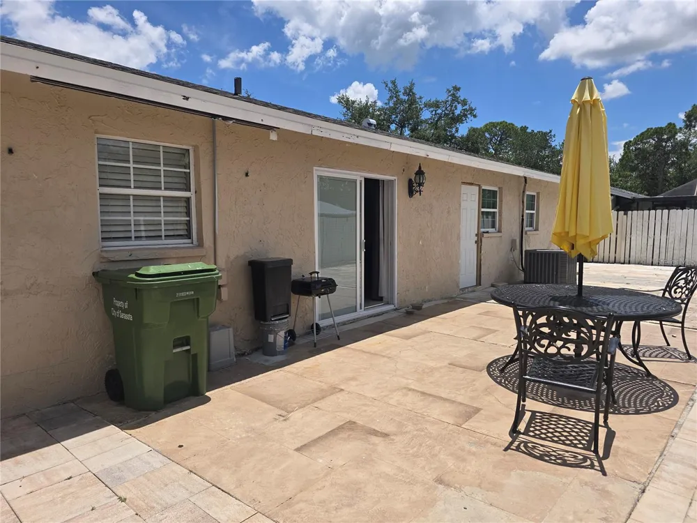 537 MELODY CIRCLE Sarasota, FL 34237