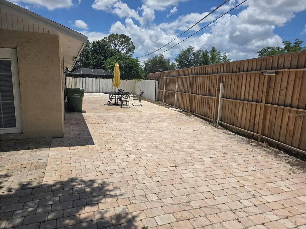537 MELODY CIRCLE Sarasota, FL 34237