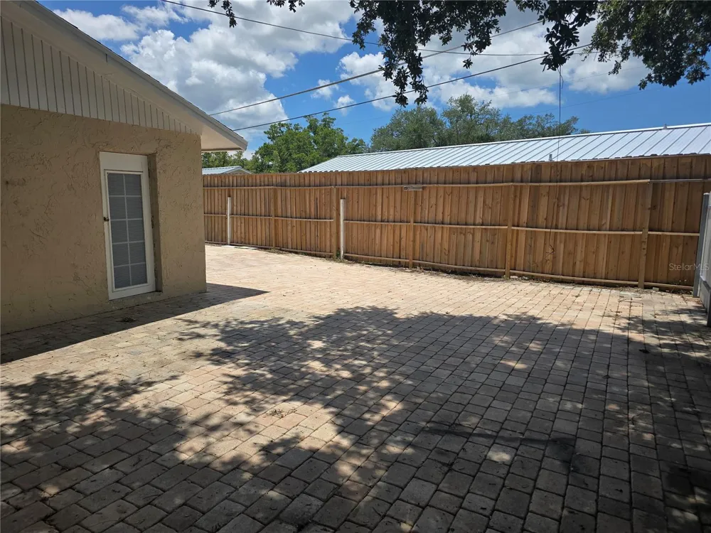 537 MELODY CIRCLE Sarasota, FL 34237