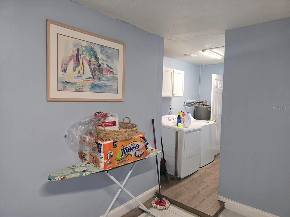 537 MELODY CIRCLE Sarasota, FL 34237