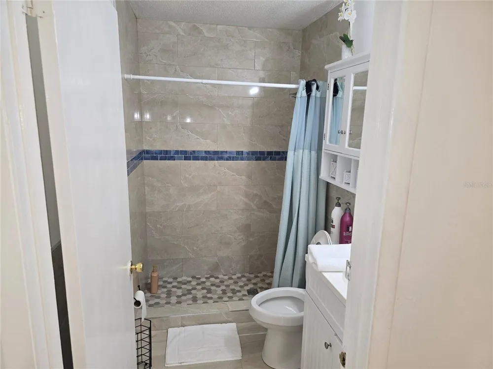 537 MELODY CIRCLE Sarasota, FL 34237