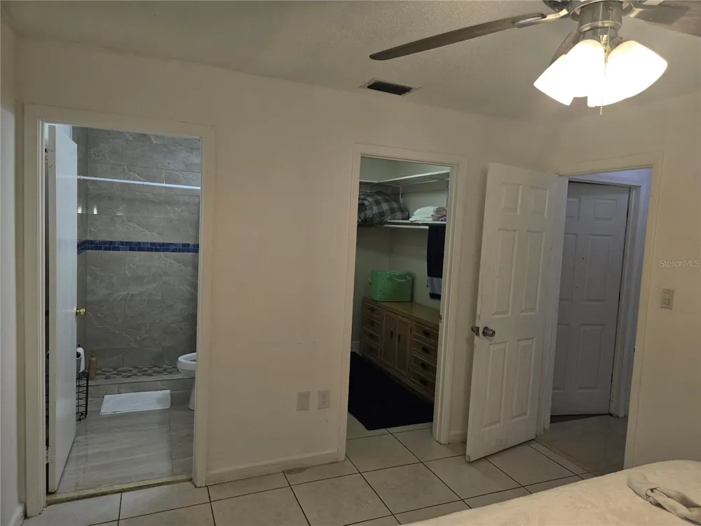 537 MELODY CIRCLE Sarasota, FL 34237