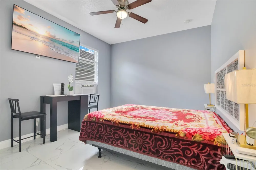 5047 ADAIR OAK DRIVE Orlando, FL 32829