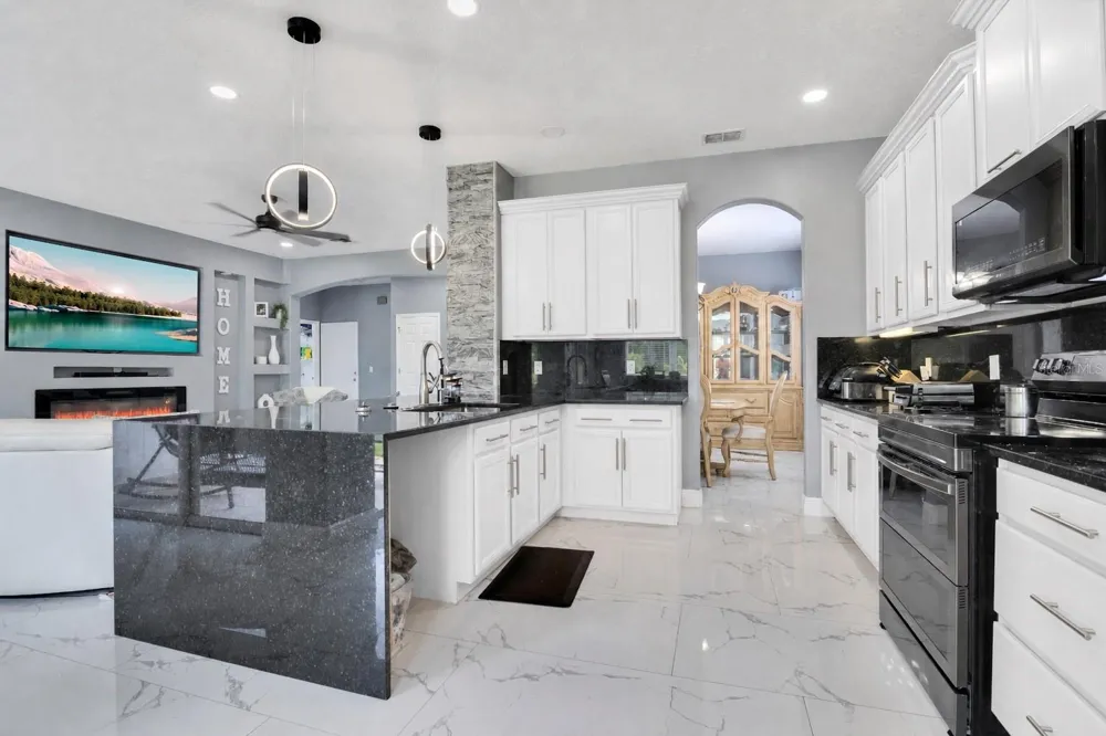 5047 ADAIR OAK DRIVE Orlando, FL 32829