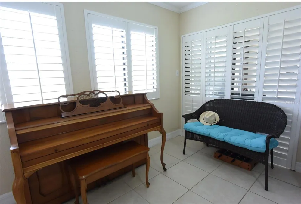 5231 LAKE VILLAGE DRIVE #27 Sarasota, FL 34235