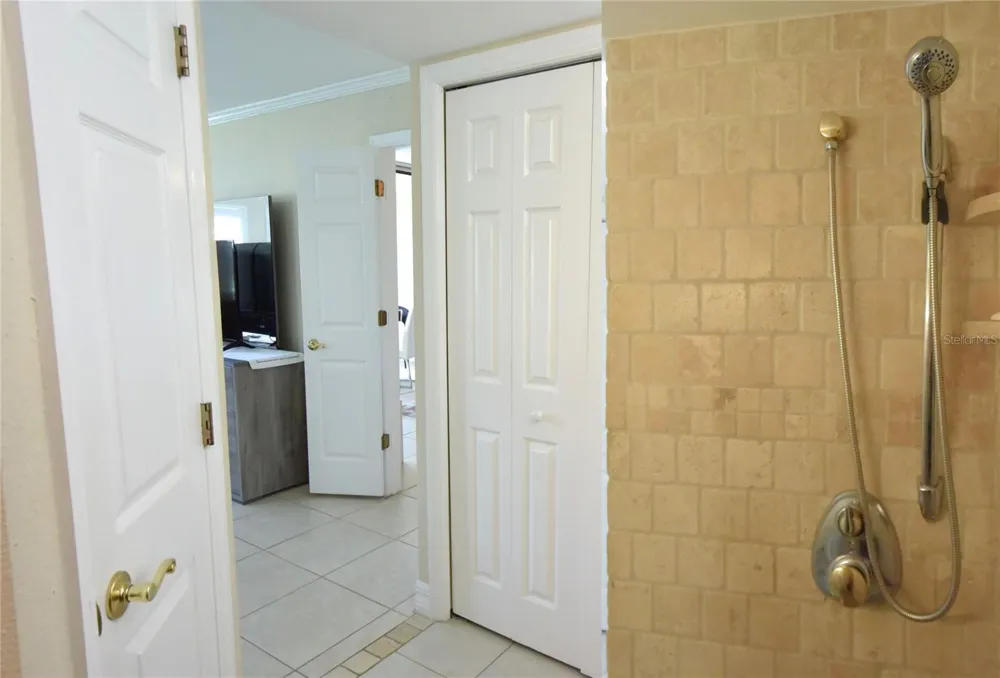 5231 LAKE VILLAGE DRIVE #27 Sarasota, FL 34235