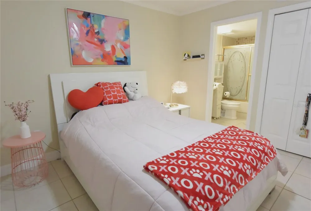 5231 LAKE VILLAGE DRIVE #27 Sarasota, FL 34235