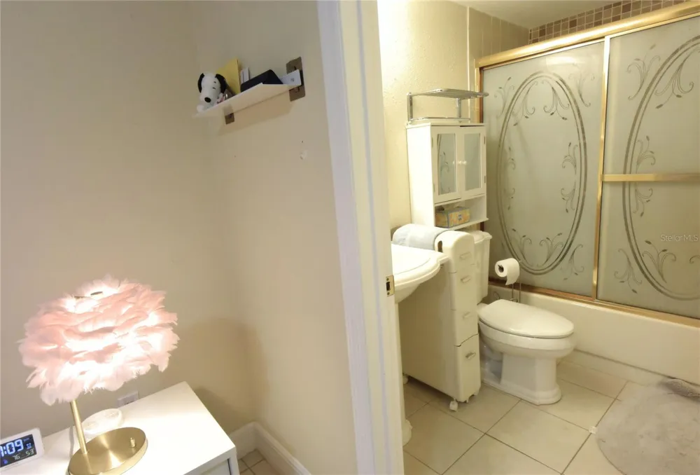 5231 LAKE VILLAGE DRIVE #27 Sarasota, FL 34235
