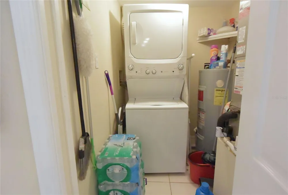 5231 LAKE VILLAGE DRIVE #27 Sarasota, FL 34235