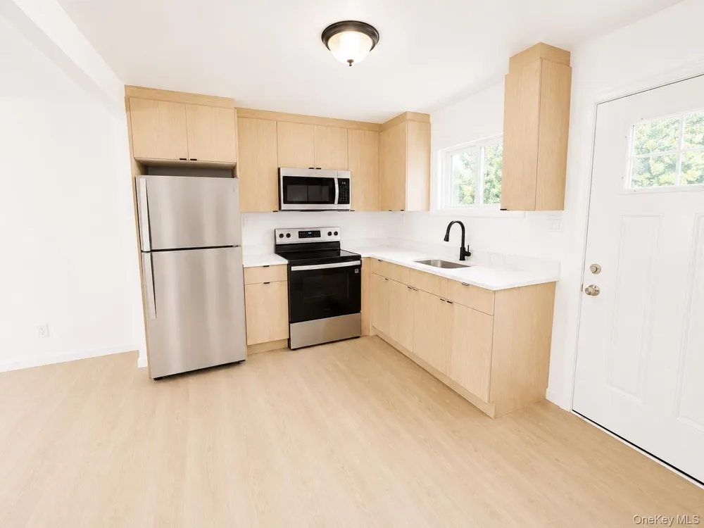 818 Meade Avenue Bellport, NY 11713
