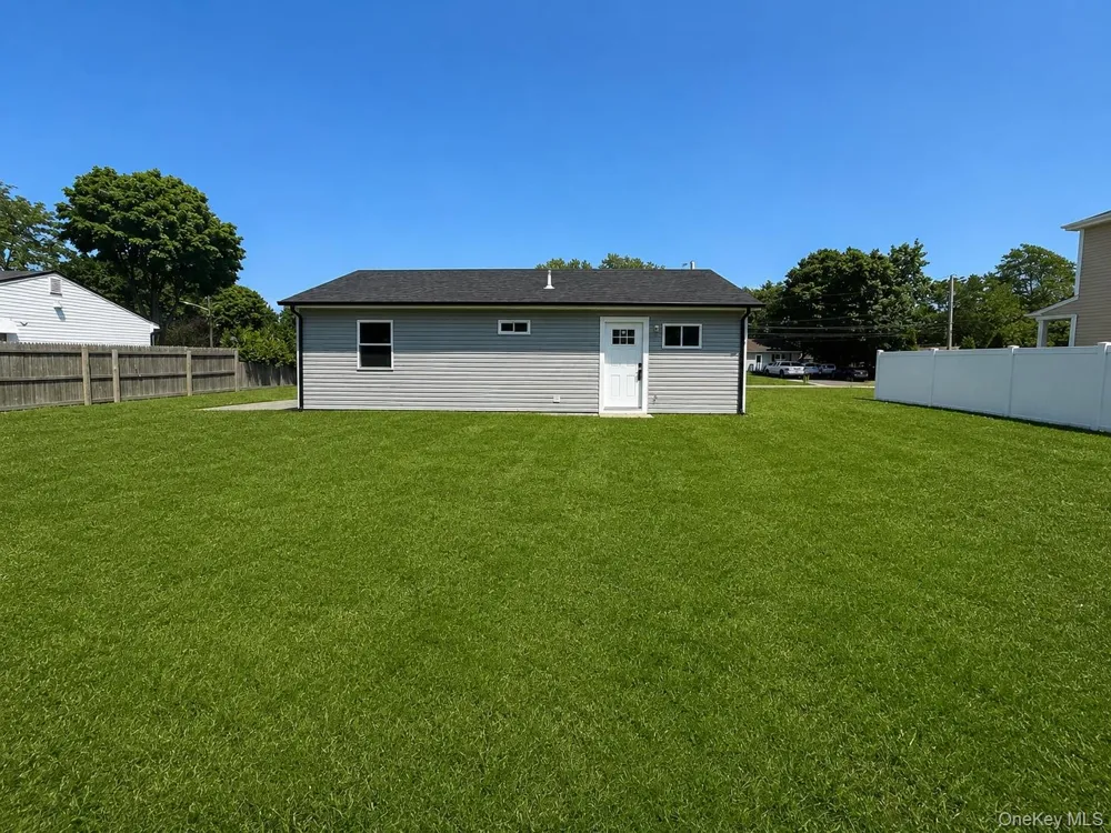 818 Meade Avenue Bellport, NY 11713