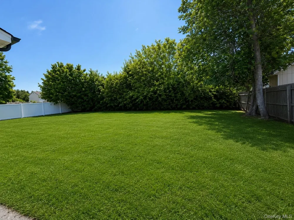 818 Meade Avenue Bellport, NY 11713