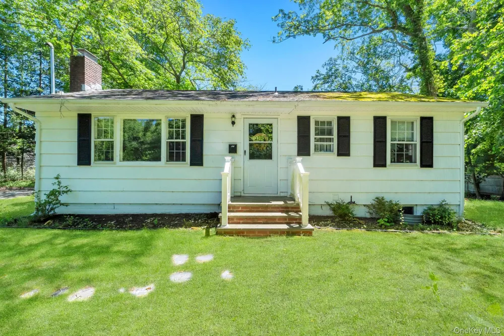 64 Cove Hollow Road East Hampton, NY 11937