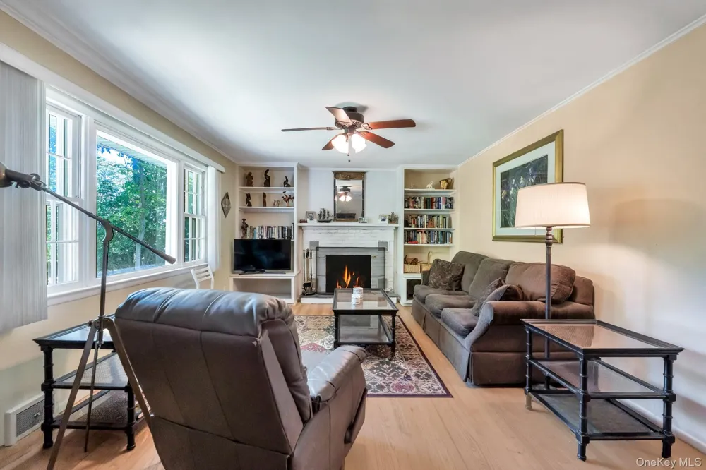 64 Cove Hollow Road East Hampton, NY 11937