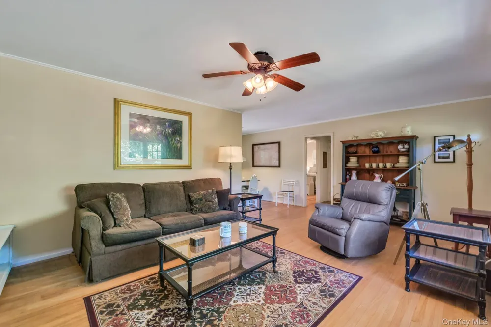 64 Cove Hollow Road East Hampton, NY 11937