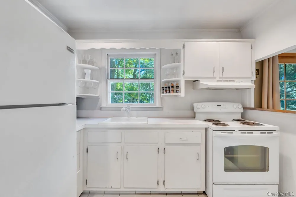 64 Cove Hollow Road East Hampton, NY 11937