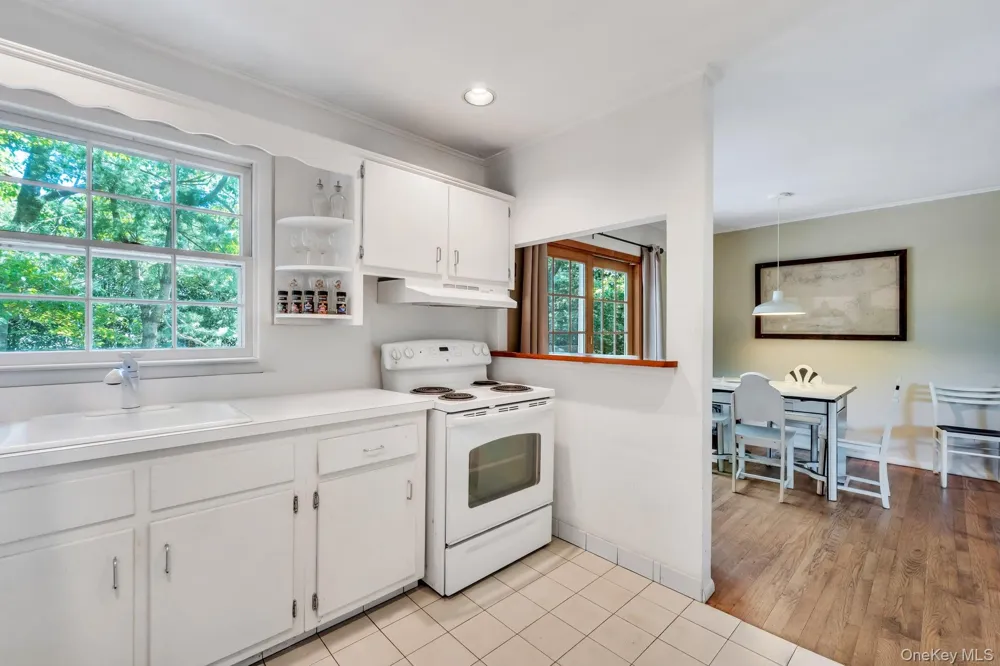 64 Cove Hollow Road East Hampton, NY 11937