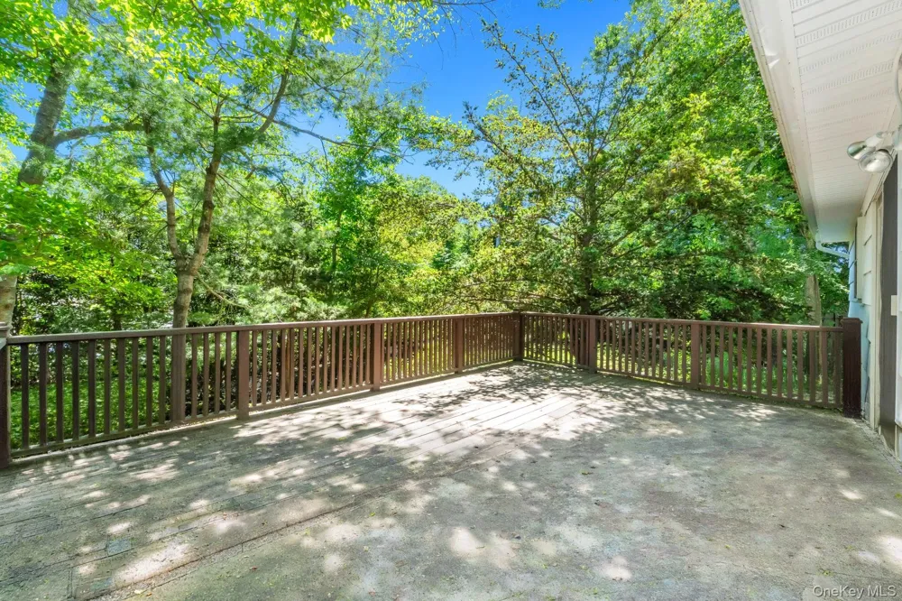 64 Cove Hollow Road East Hampton, NY 11937
