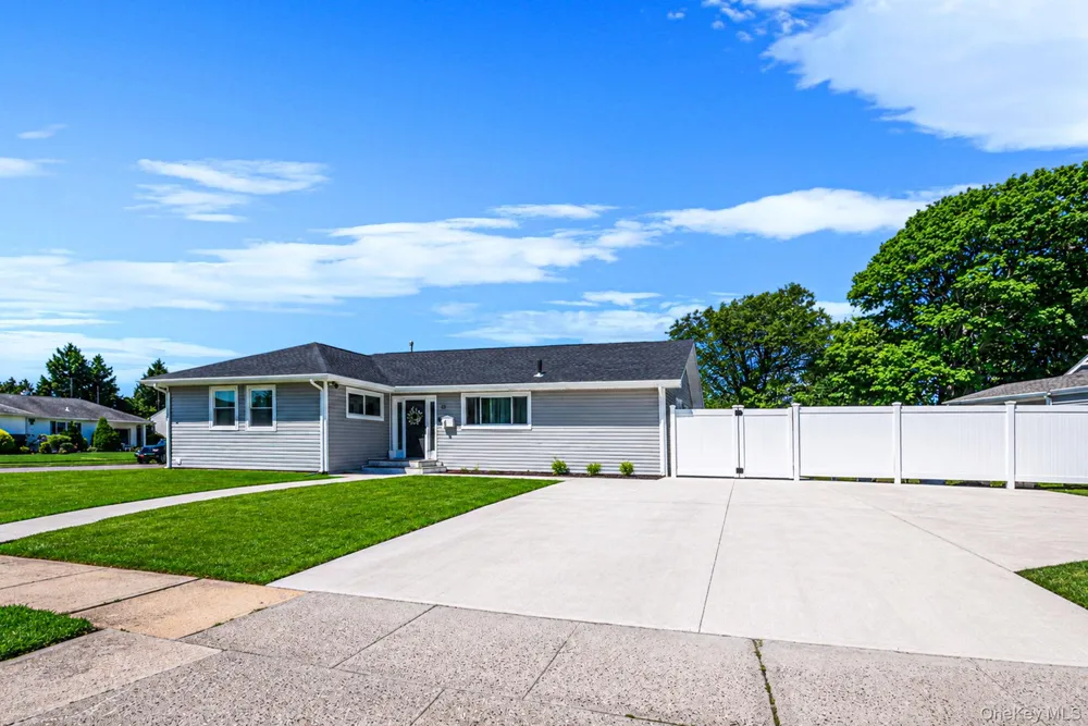 28 High Street Farmingdale, NY 11735