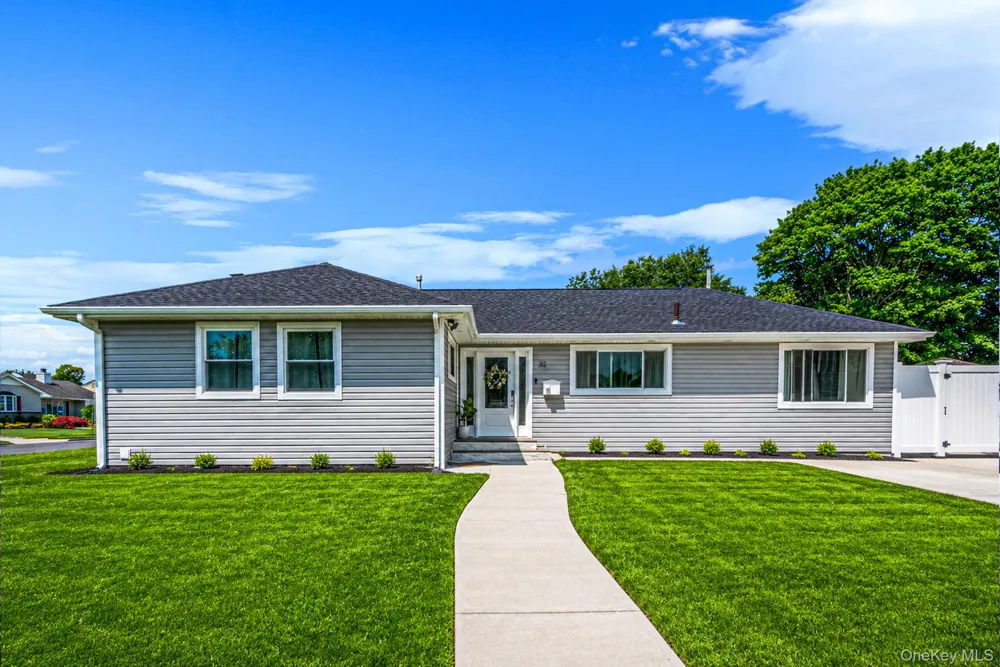28 High Street Farmingdale, NY 11735