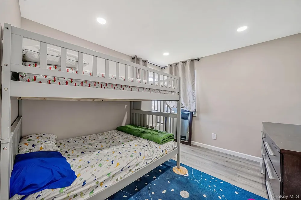 28 High Street Farmingdale, NY 11735