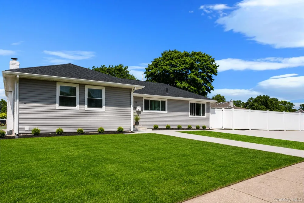 28 High Street Farmingdale, NY 11735