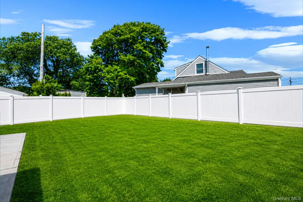 28 High Street Farmingdale, NY 11735