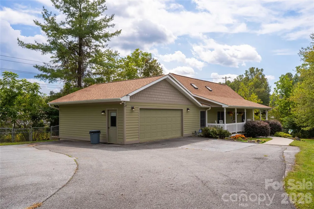 43 Evan Tyler Lane Horse Shoe, NC 28742