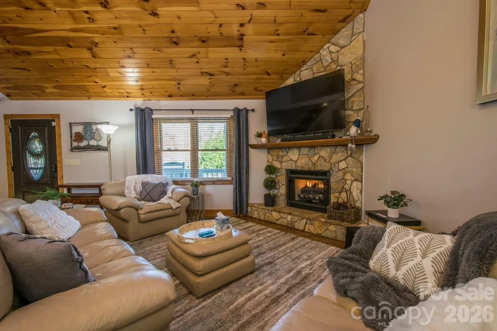 43 Evan Tyler Lane Horse Shoe, NC 28742