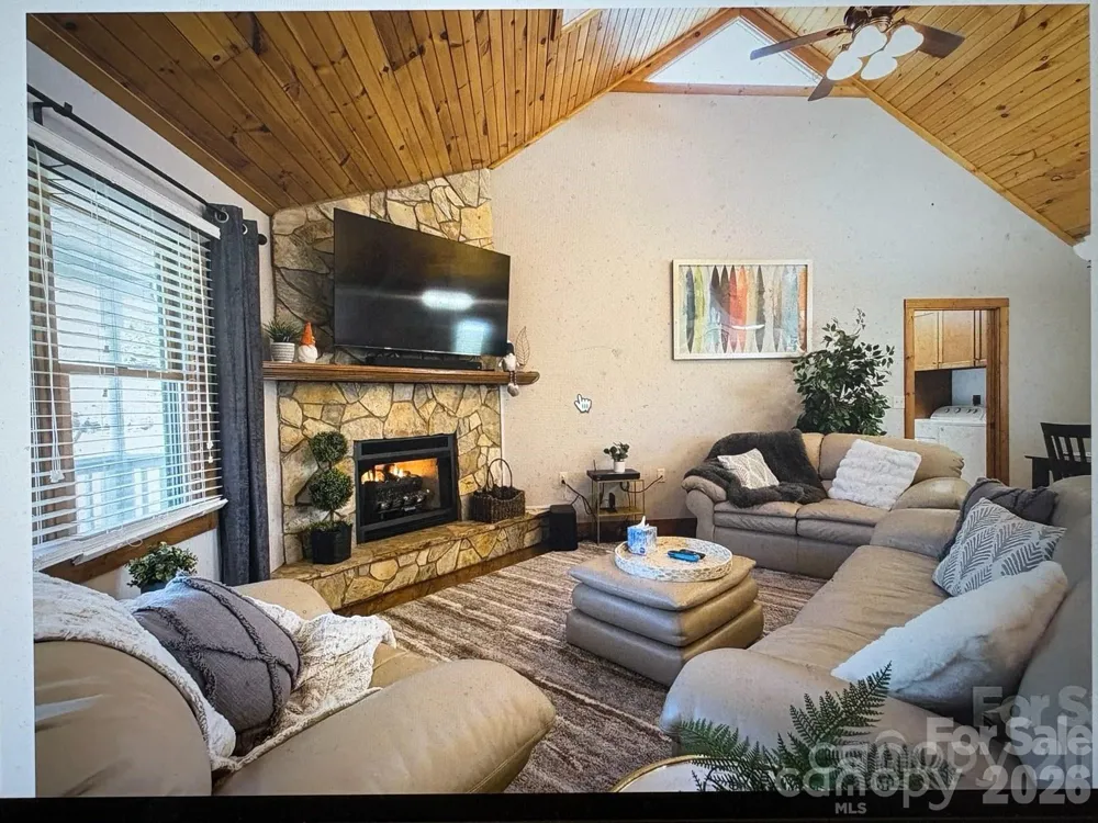 43 Evan Tyler Lane Horse Shoe, NC 28742