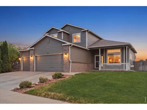 615 Foxtail Way