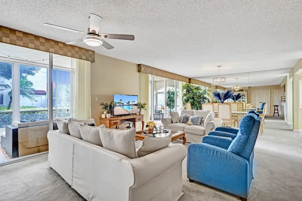 107 Half Moon Circle #H1 Hypoluxo, FL 33462