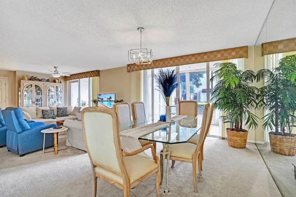 107 Half Moon Circle #H1 Hypoluxo, FL 33462