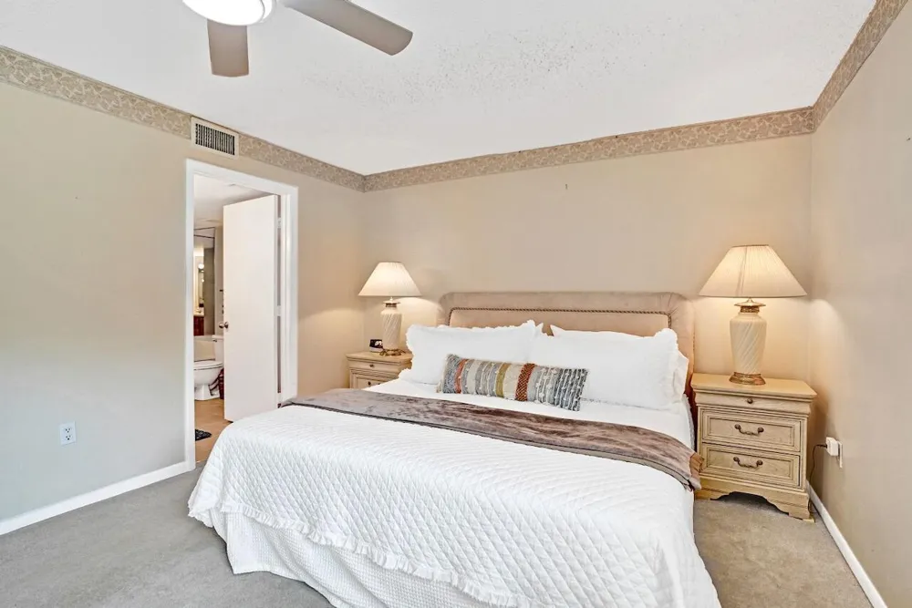 107 Half Moon Circle #H1 Hypoluxo, FL 33462