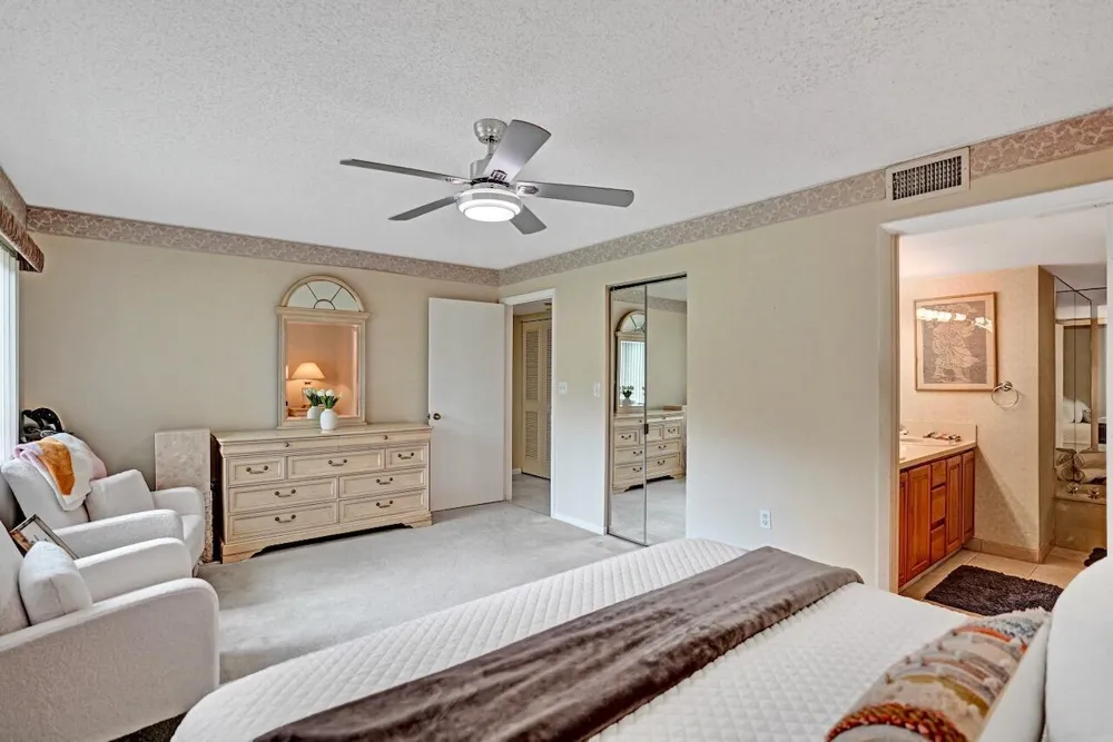 107 Half Moon Circle #H1 Hypoluxo, FL 33462