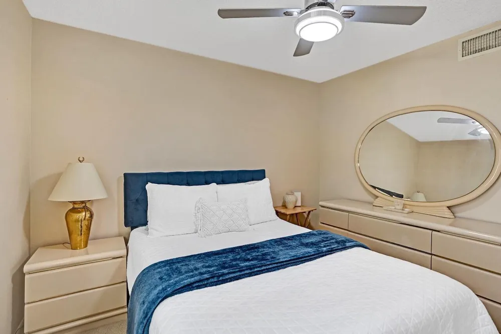 107 Half Moon Circle #H1 Hypoluxo, FL 33462