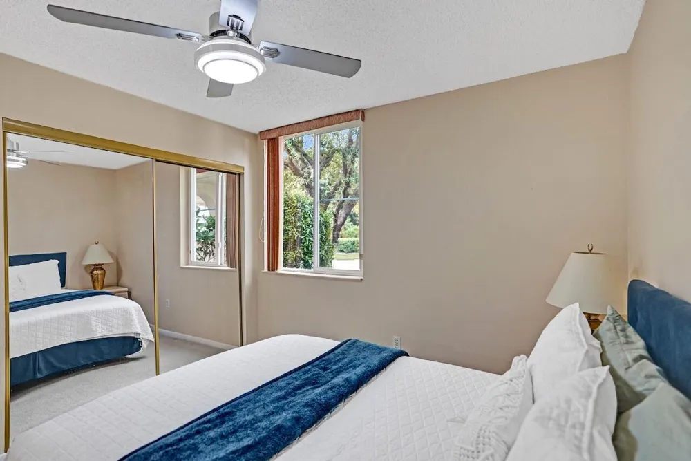 107 Half Moon Circle #H1 Hypoluxo, FL 33462