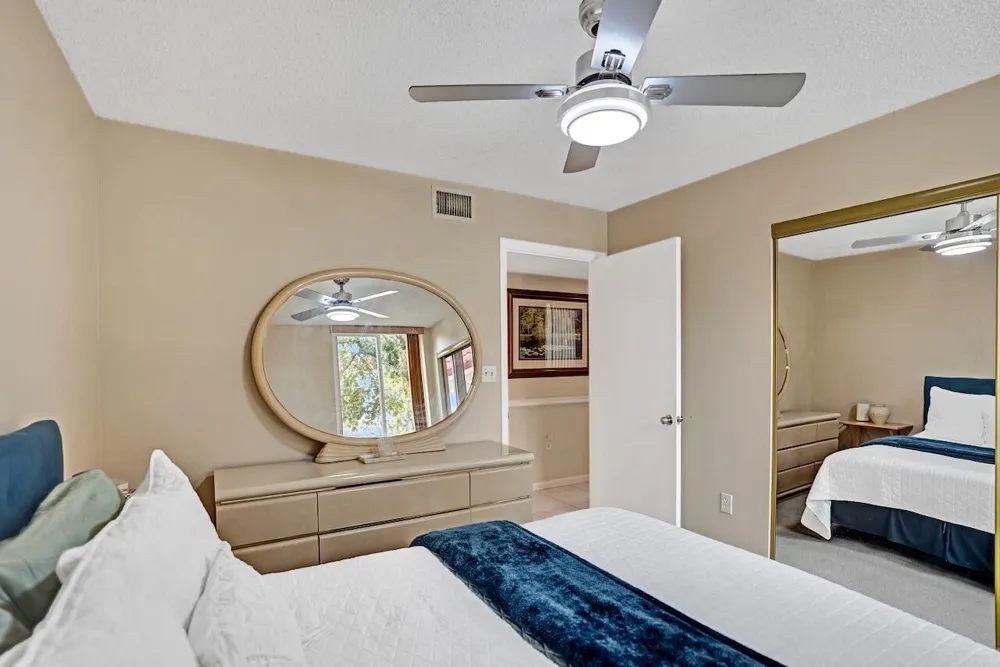 107 Half Moon Circle #H1 Hypoluxo, FL 33462