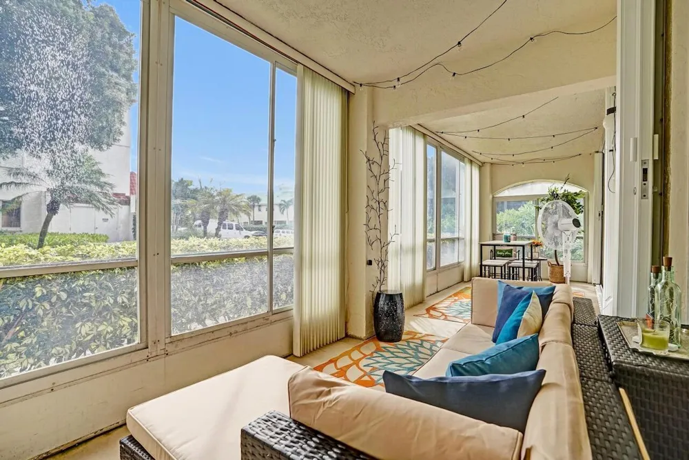 107 Half Moon Circle #H1 Hypoluxo, FL 33462