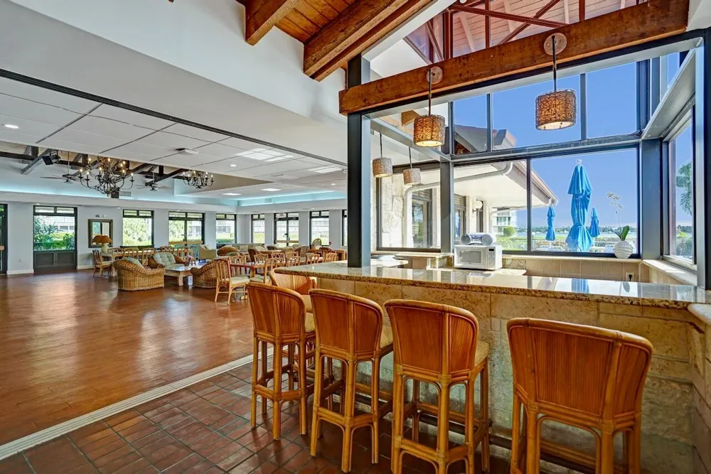 107 Half Moon Circle #H1 Hypoluxo, FL 33462