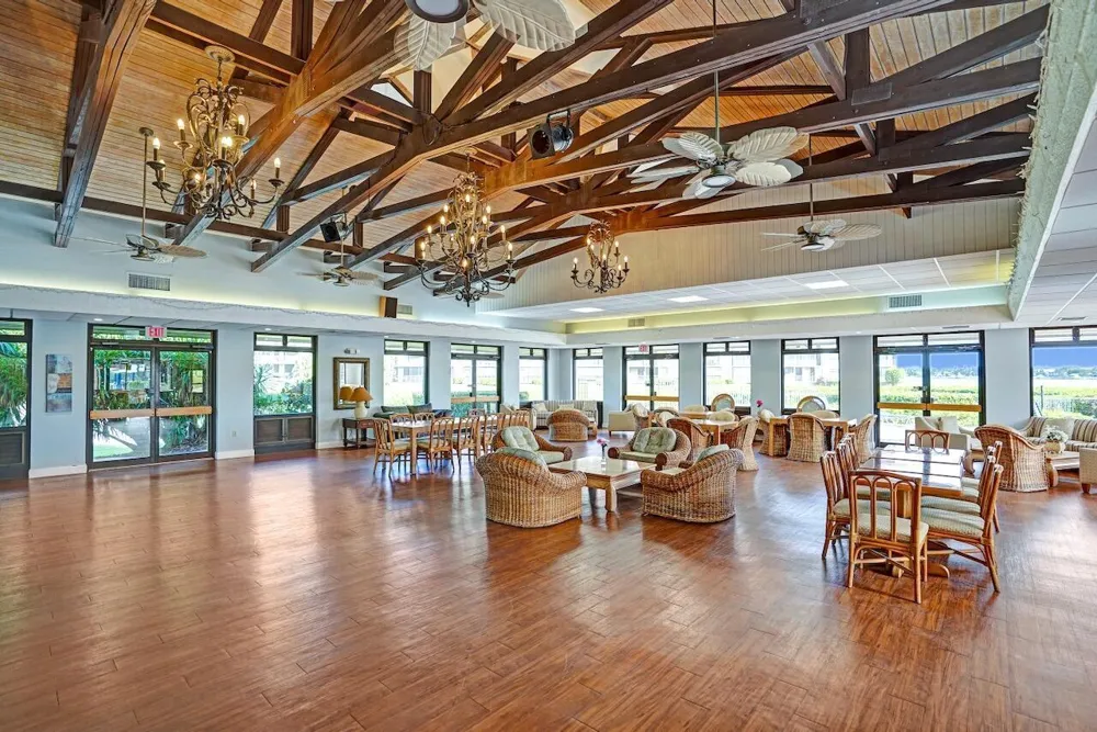 107 Half Moon Circle #H1 Hypoluxo, FL 33462